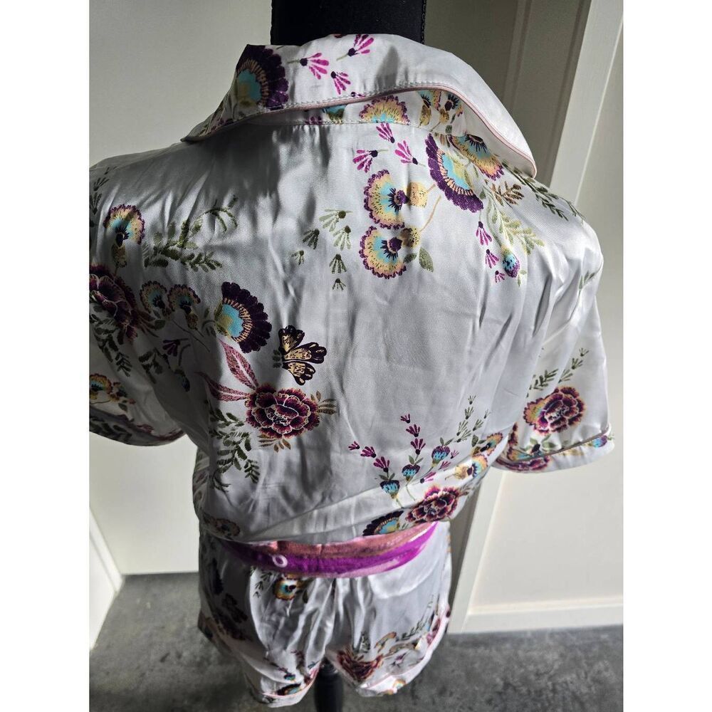 TIMING FLORAL ROMPER - Picture 4 of 9